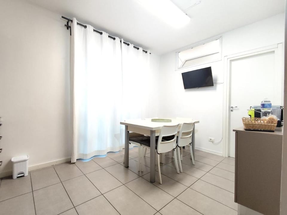 TV and multimedia, Kitchen or kitchenette, Dining area