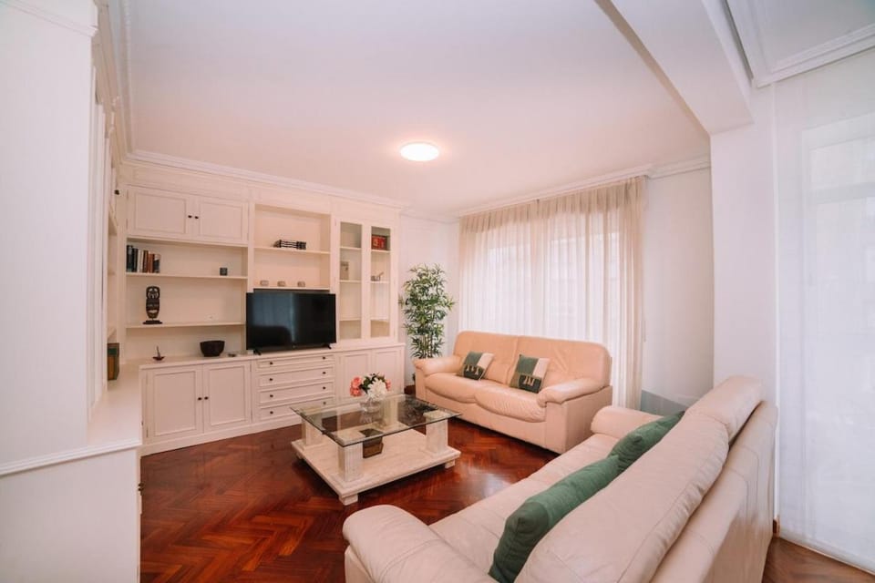 Espacio luz en el centro de Vigo by CABANA Rentals Apartment in Vigo