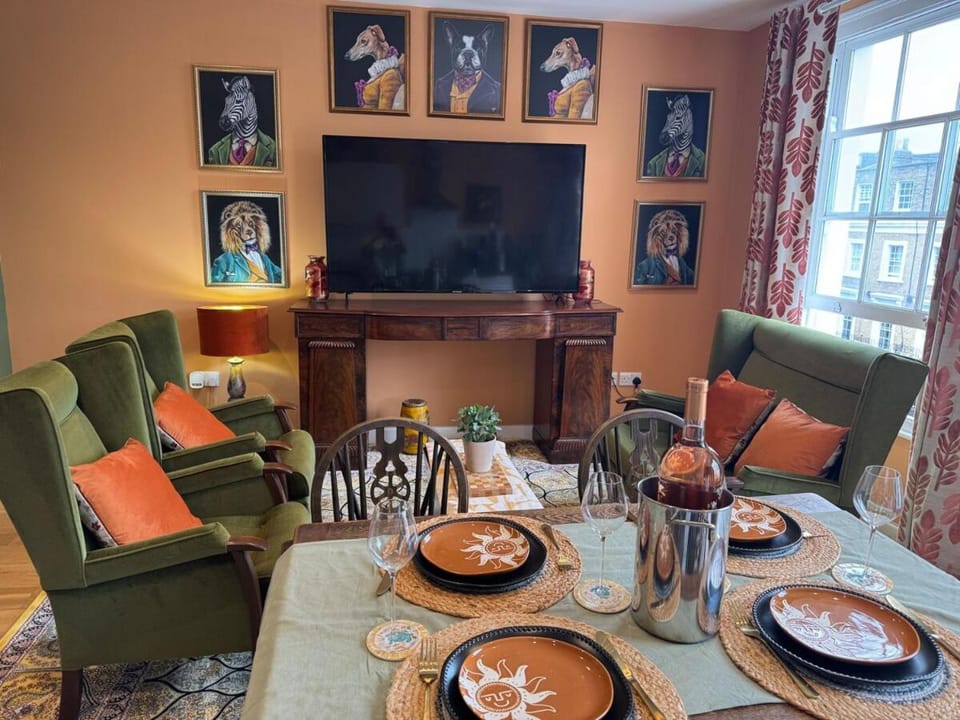 Jett Joy Pet friendly Apartment in City of Westminster