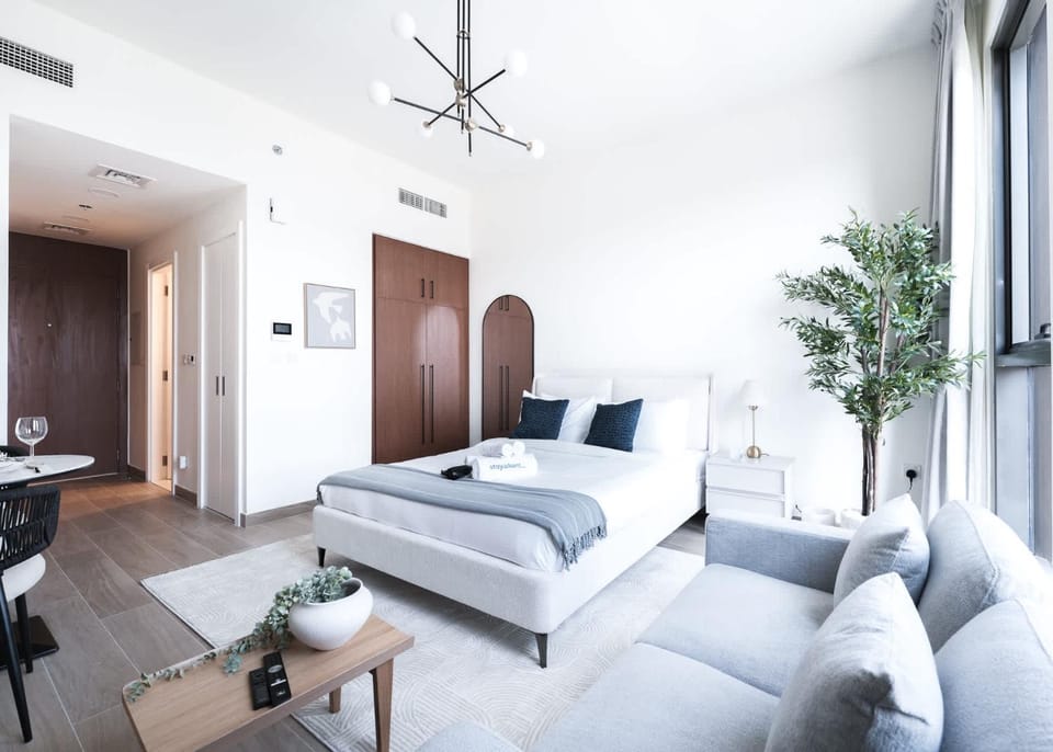 Free housekeeping visits during your stay - StayShort - Town Square sleeps 2 in Great Location Apartment in Dubai