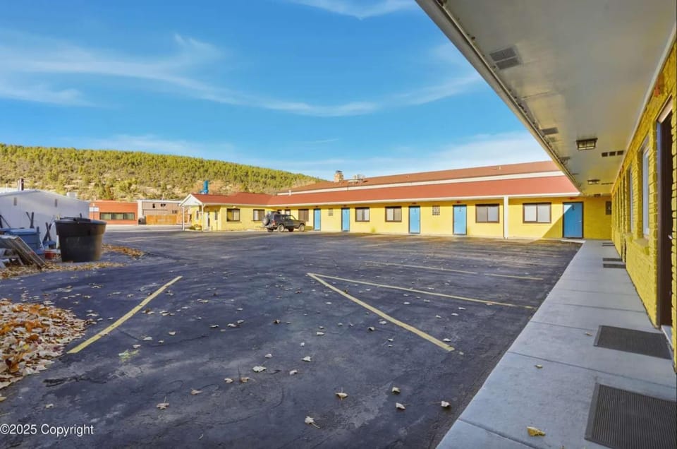 Arrowhead Motel Double Room at Sundance House in Black Hills