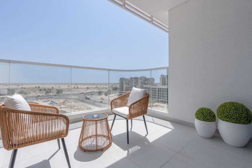 Free housekeeping visits during your stay - StayShort - Al Barsha Studio sleeps 2 with Private Balcony Apartment in Dubai