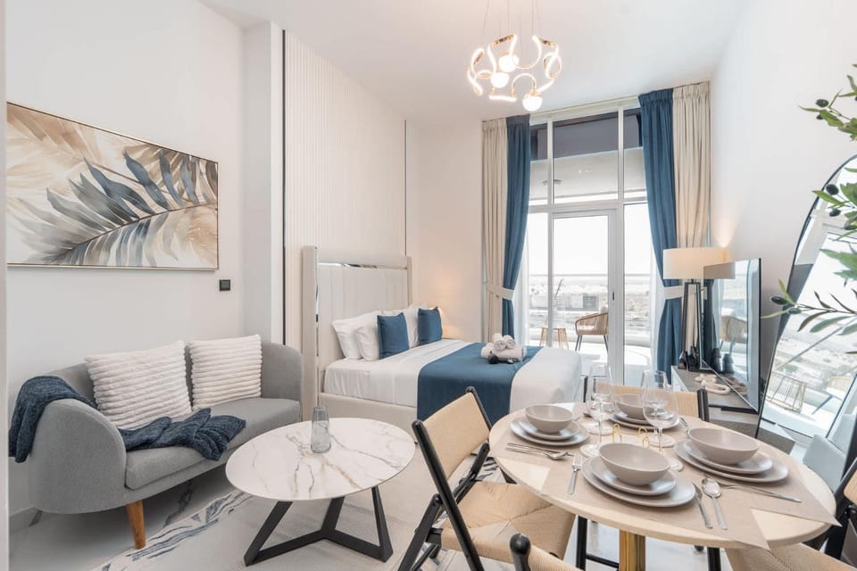 Free housekeeping visits during your stay - StayShort - Al Barsha Studio sleeps 2 with Private Balcony Apartment in Dubai