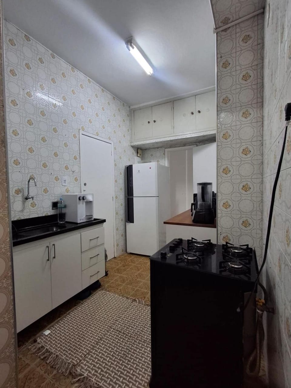 Coffee/tea facilities, Kitchen or kitchenette, oven, pet friendly, stove