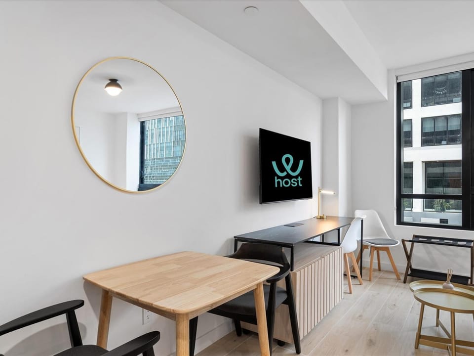 TV and multimedia, Seating area, Dining area
