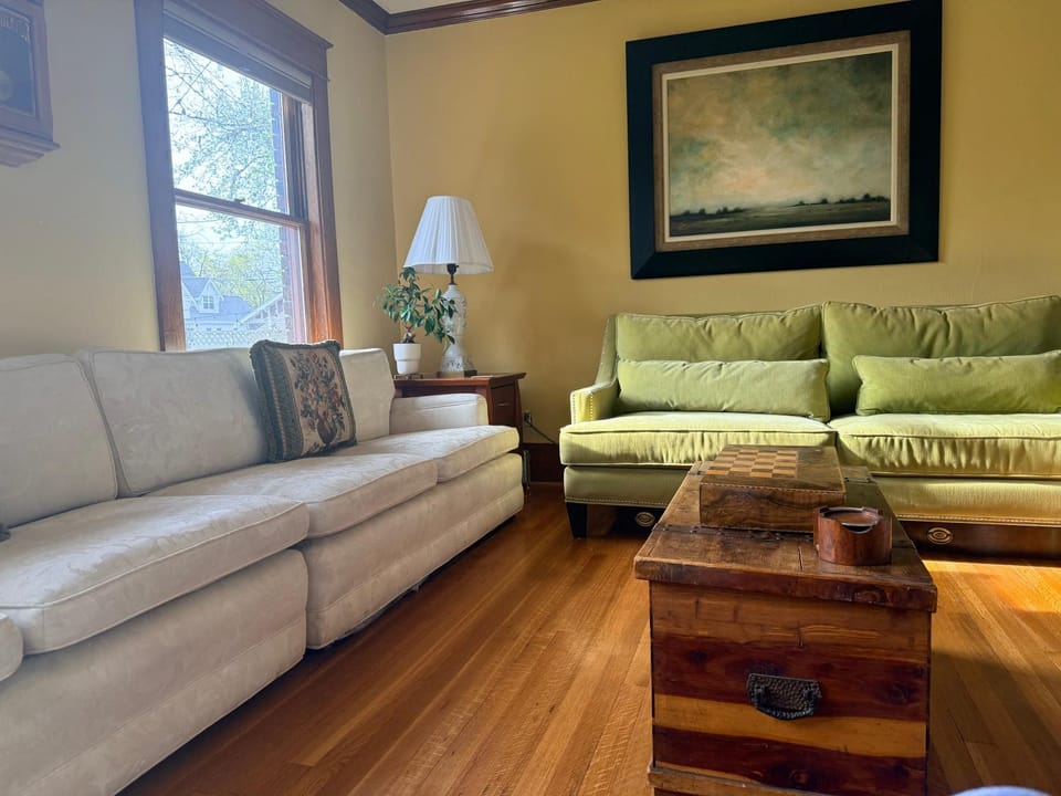 This Old Frat House Bed & Breakfast Bed and Breakfast in Missoula