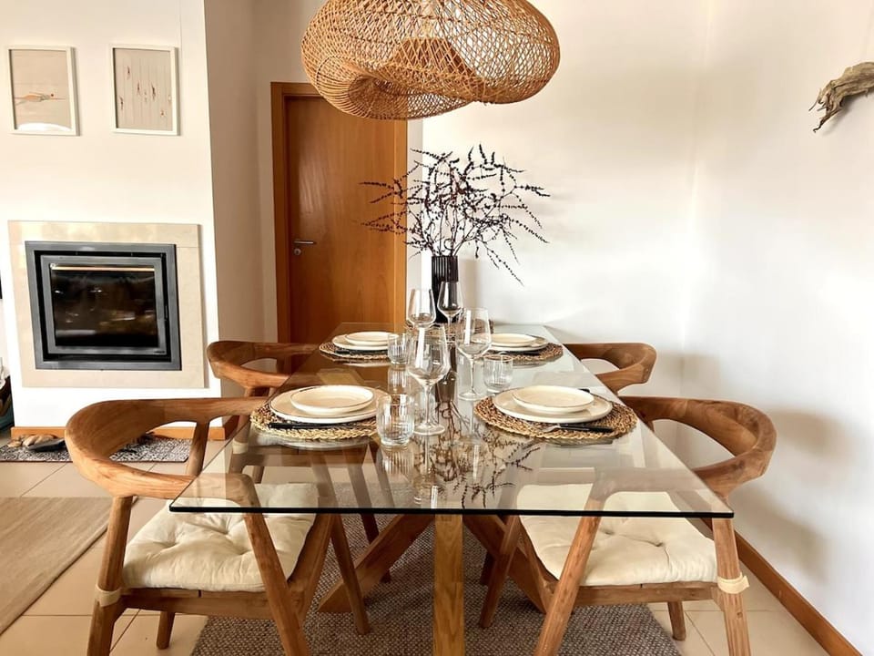 Dining area, Food