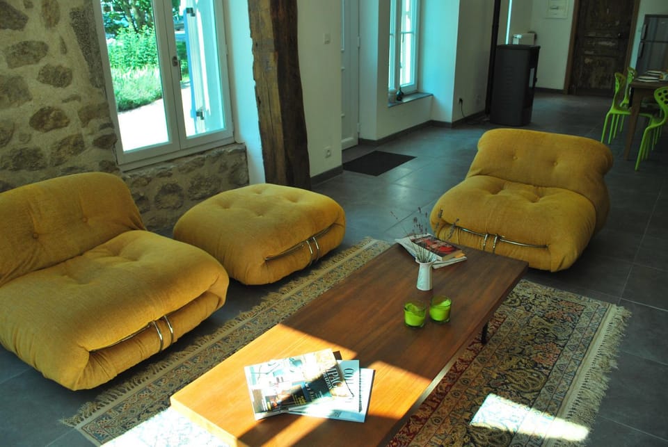 Seating area