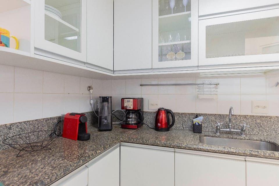 Sea View Comfort and Great Location Apartment in Rio de Janeiro