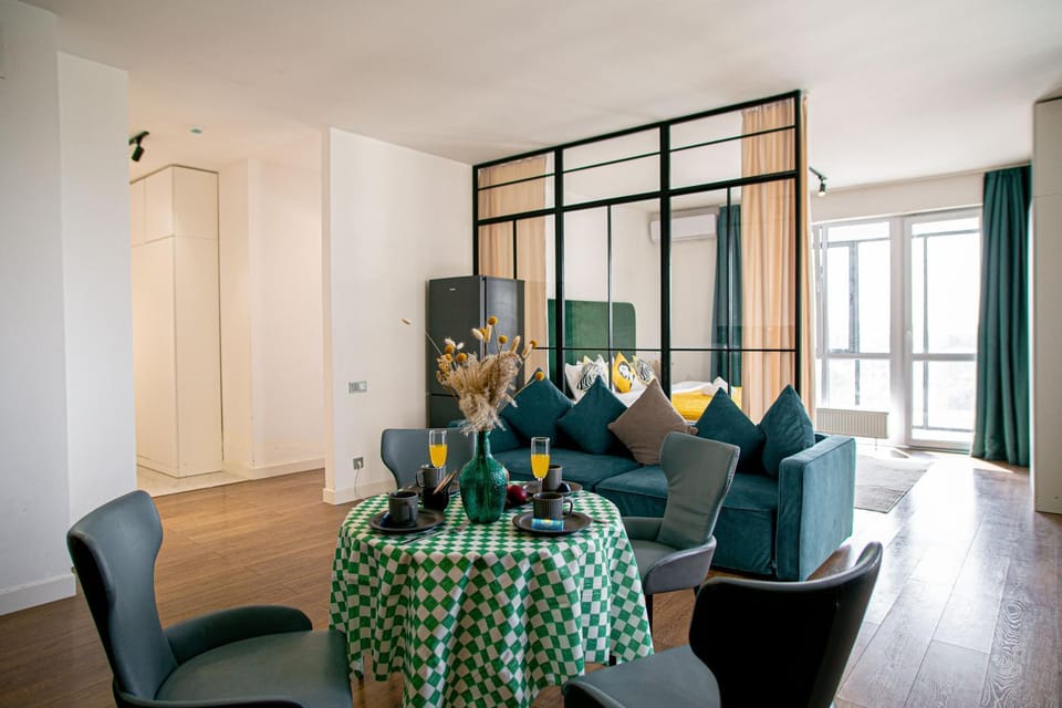 Living room, Seating area, Dining area