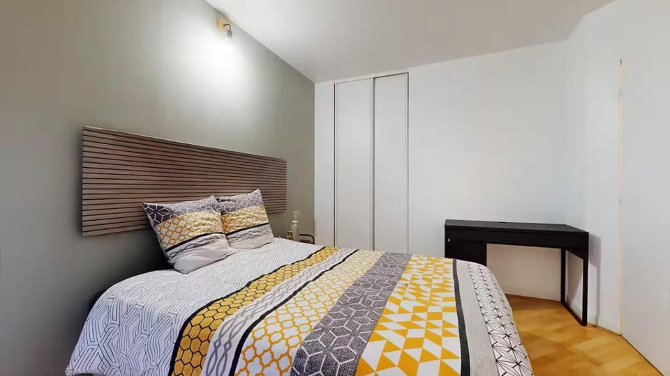 Modern Loft - 8 Guests- 4 rooms- 2 Bathrooms- Near Paris- Private car park Apartment in Île-de-France