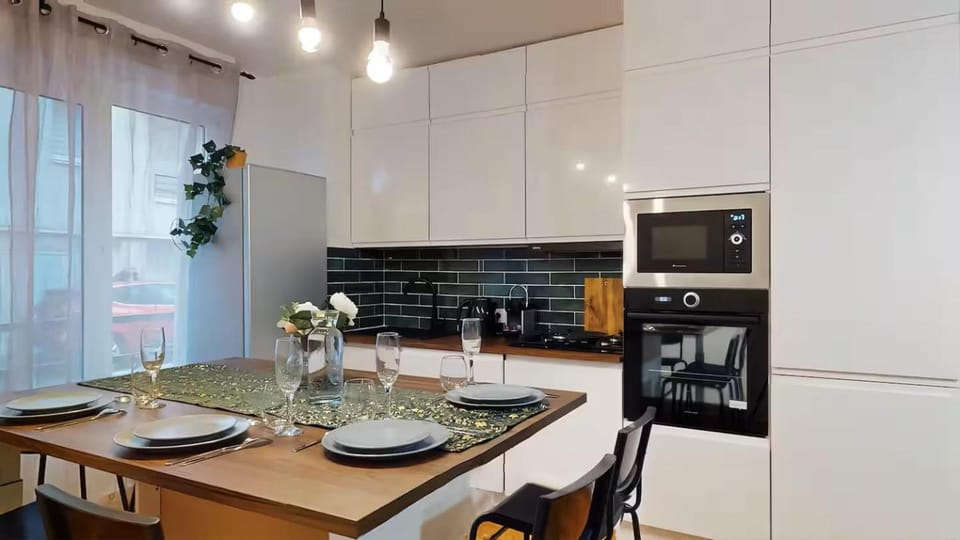 Modern Loft - 8 Guests- 4 rooms- 2 Bathrooms- Near Paris- Private car park Apartment in Île-de-France