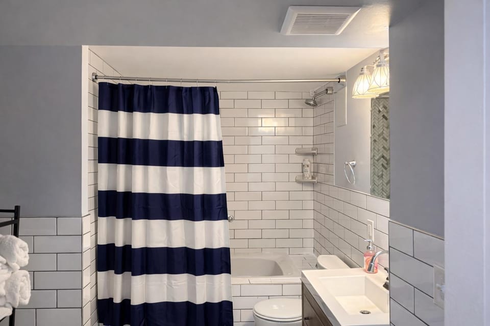 The Serene Spring House Retreat - B Bed and Breakfast in District of Columbia