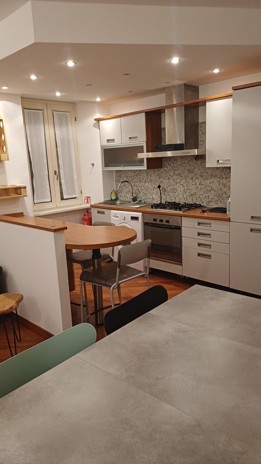 Kitchen or kitchenette, Dining area, stove