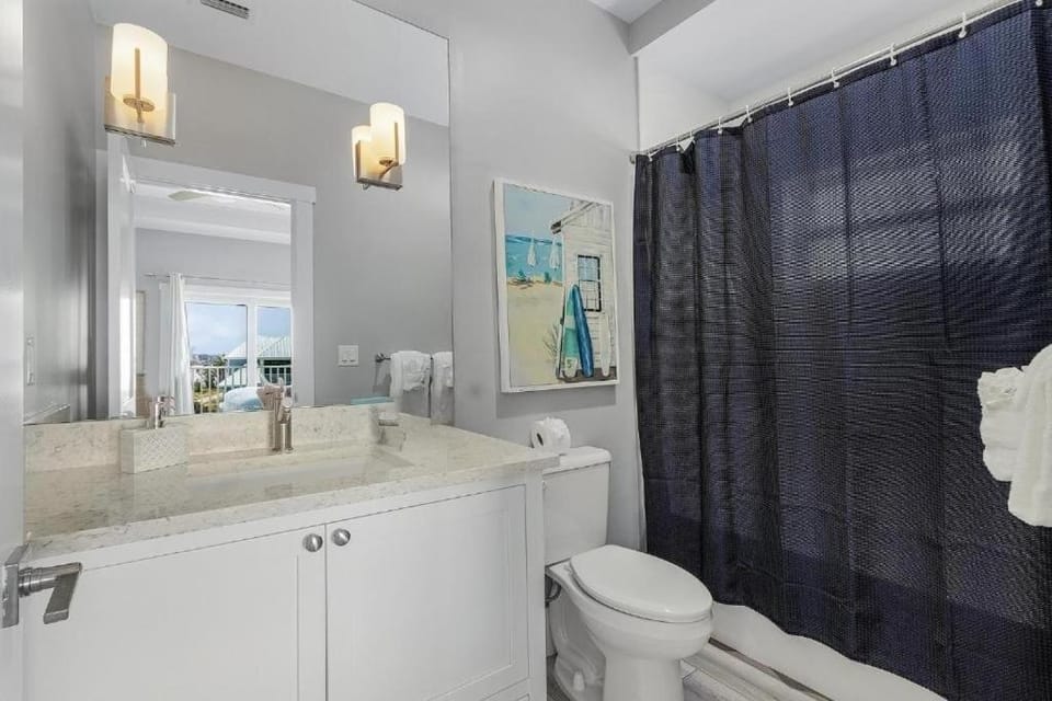 Ocean Pearl House in Estero Island