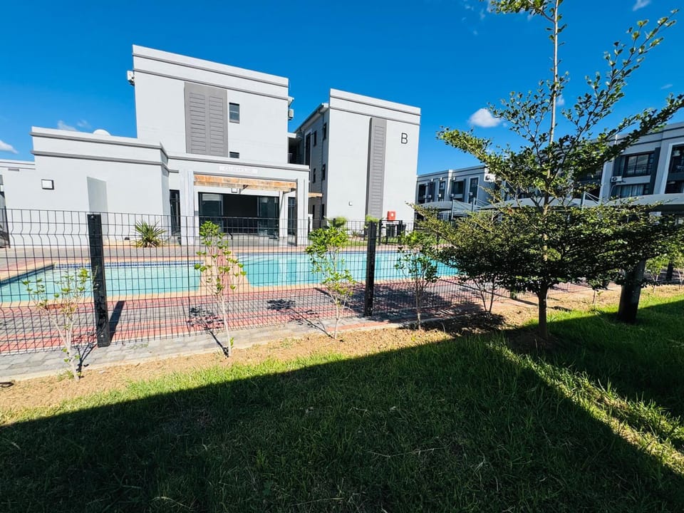 Garden, Swimming pool