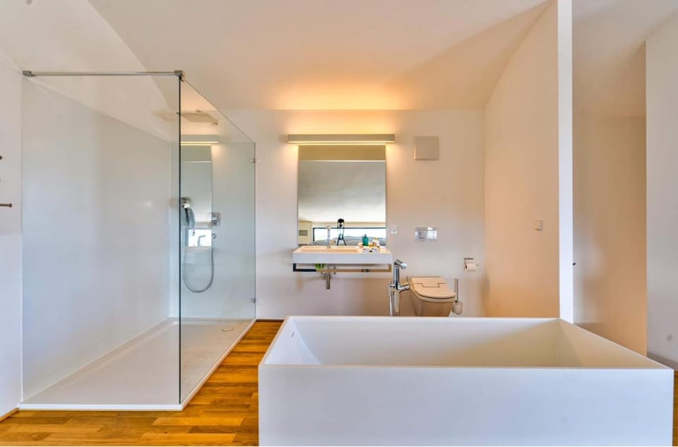 Bathroom, Bath