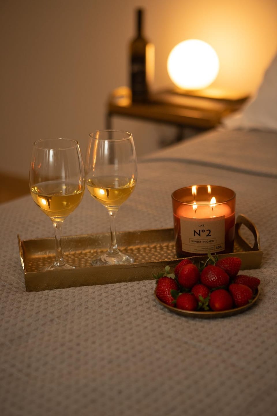 Bed, Food and drinks, Bedroom, Food, Drinks, Alcoholic drinks