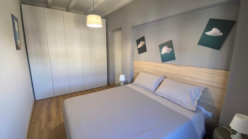 Bedroom, wardrobe