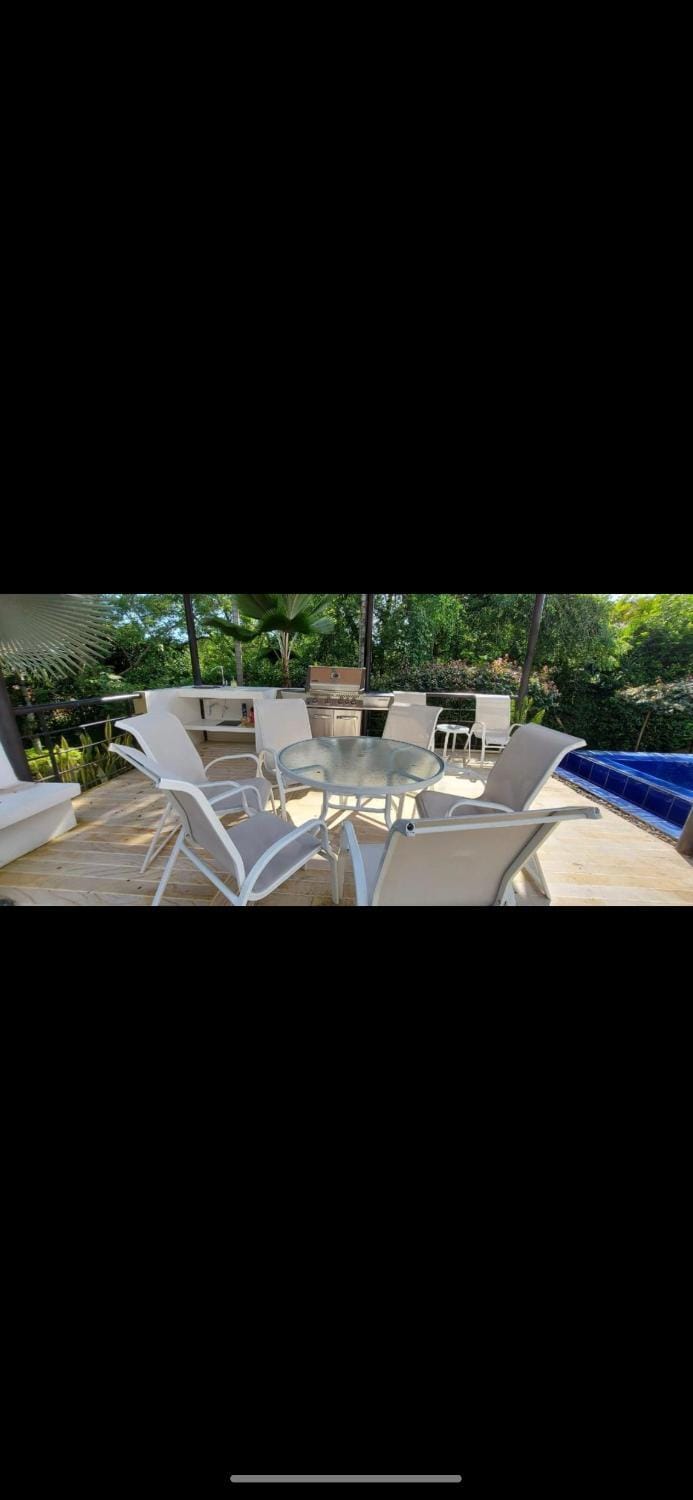 Piscina privada, jacuzzi y salón de juegos en casa Villa in Cundinamarca, Colombia