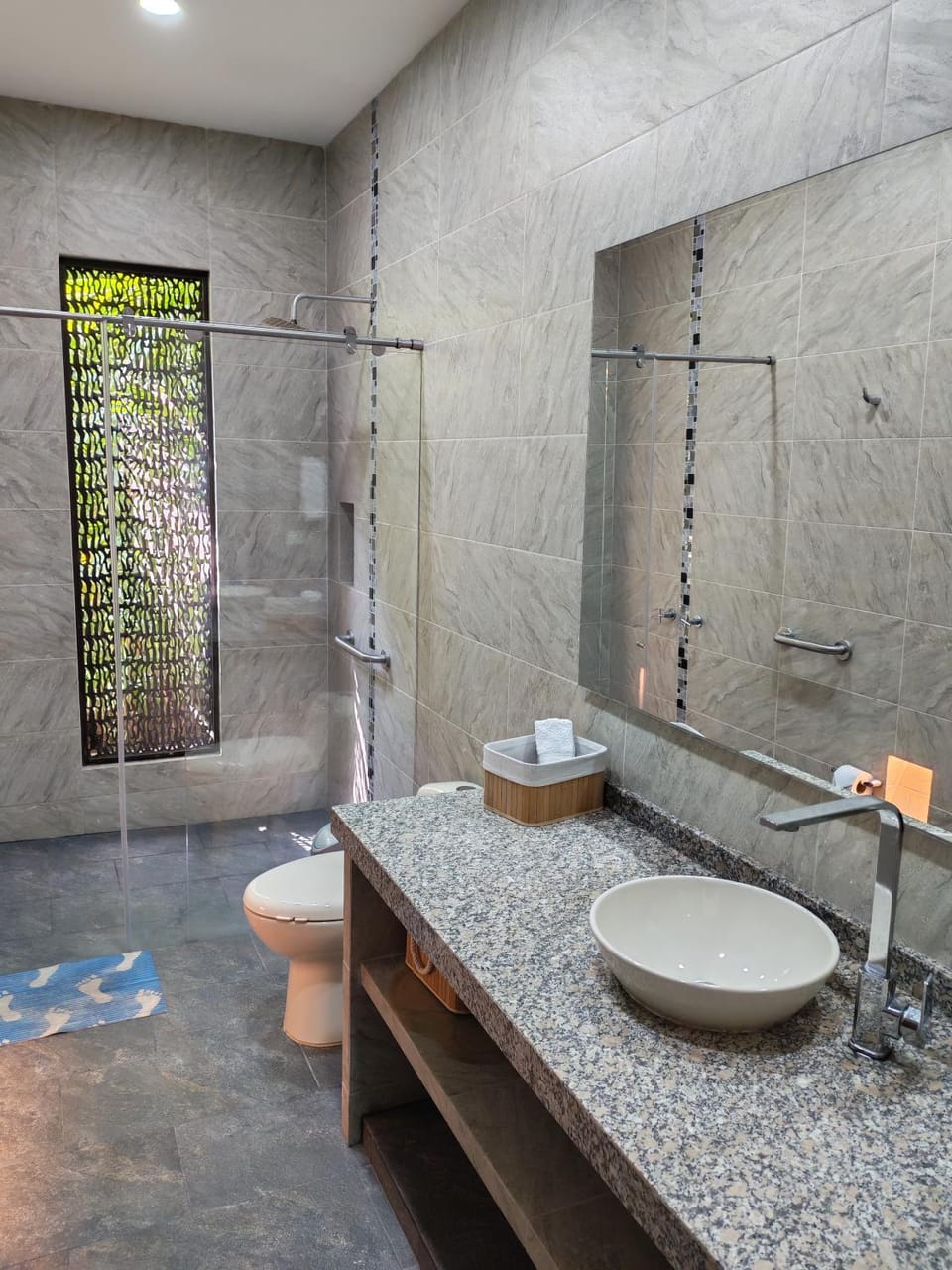 Piscina privada, jacuzzi y salón de juegos en casa Villa in Cundinamarca, Colombia