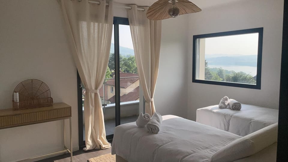 Natural landscape, Bedroom, towels