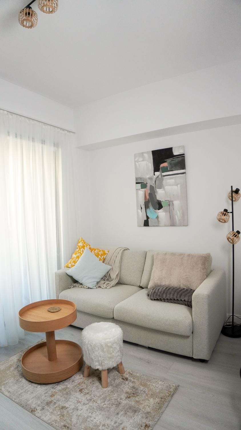 Bed, Living room