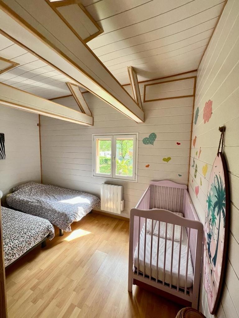 chalet atypique, Ile chambod Chalet in Auvergne-Rhône-Alpes