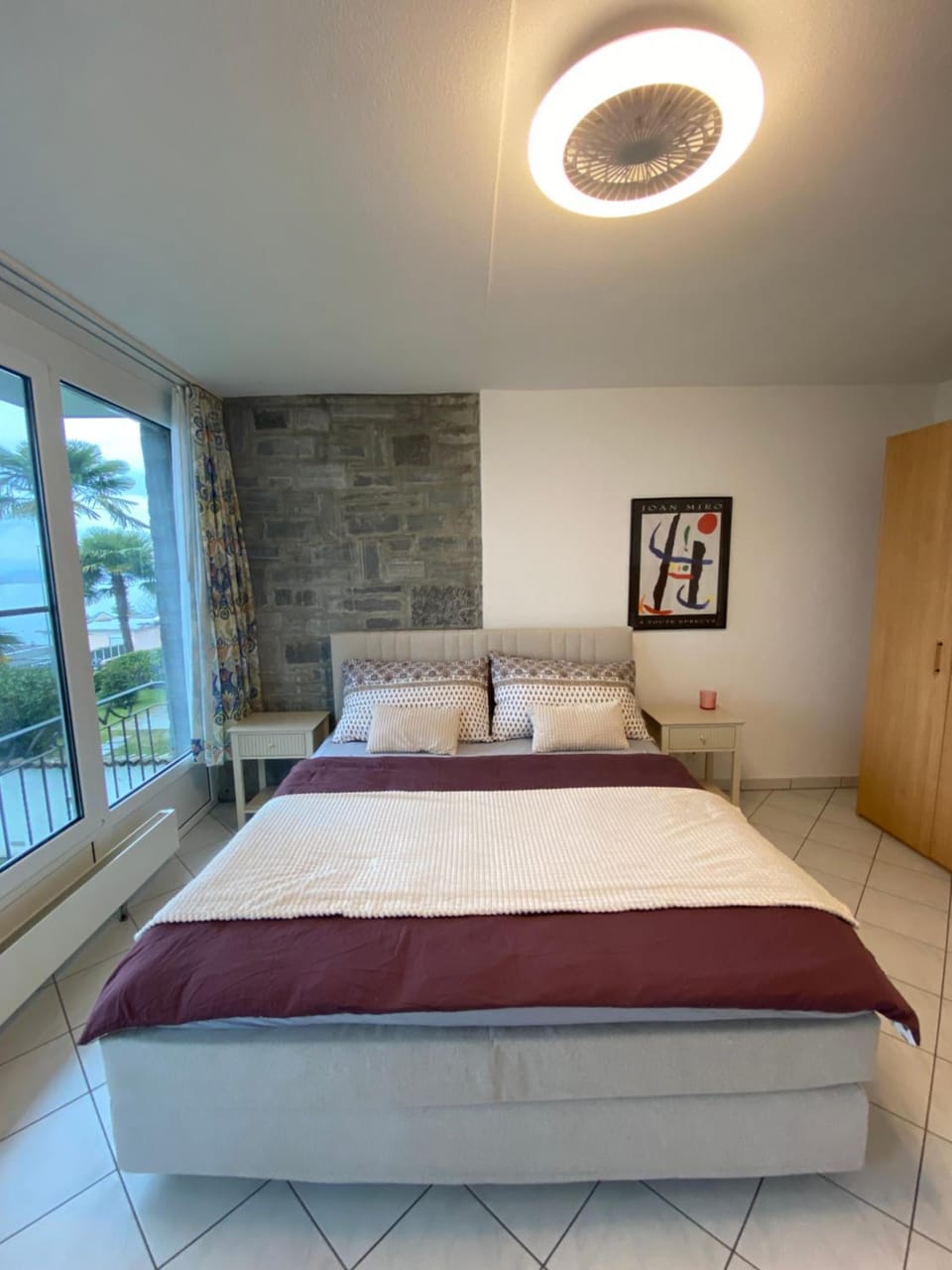 Bedroom, Lake view