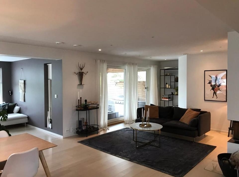 Beautiful central villa with free private parking Villa in Rogaland