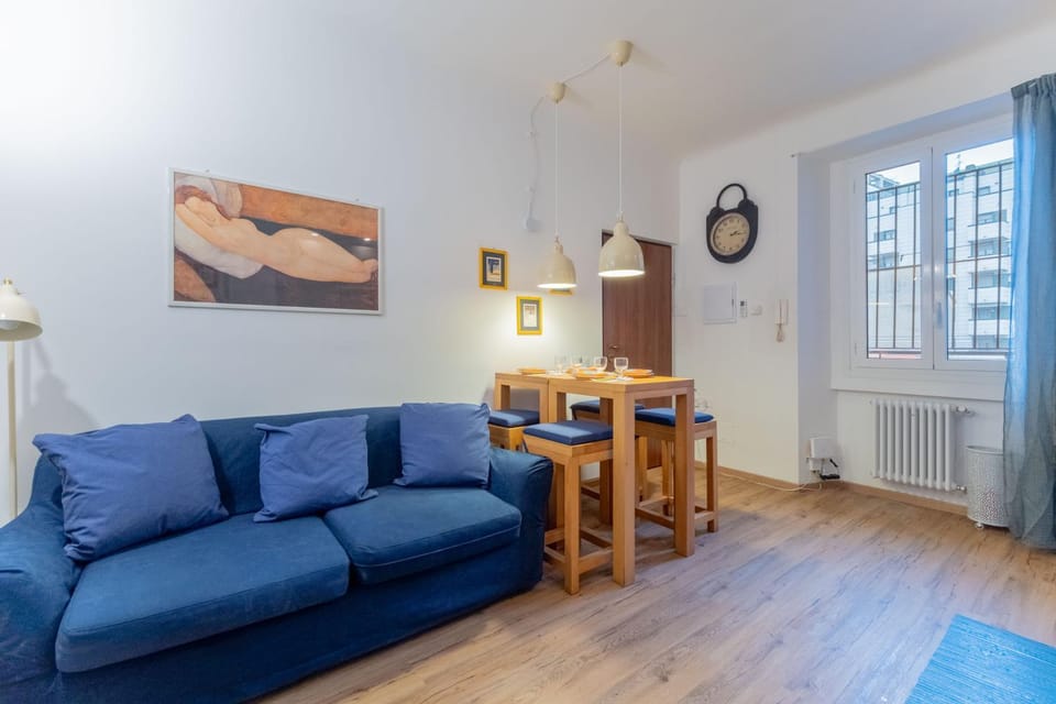 Living room, Seating area, Dining area, internet