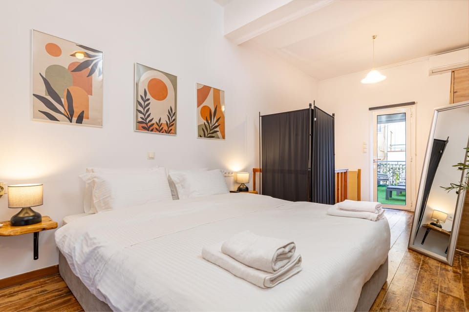 Bed, Photo of the whole room, Bedroom, towels, wardrobe