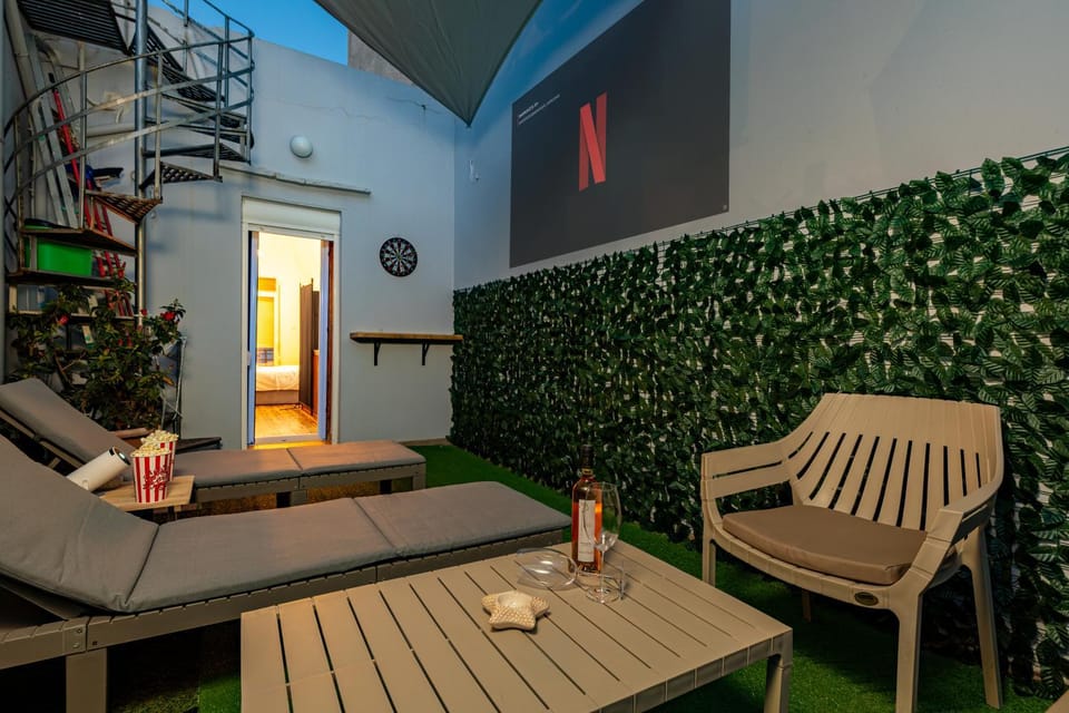 Patio, Living room, Seating area, Dining area