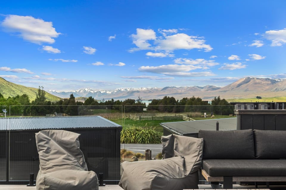 Patio, Natural landscape, Balcony/Terrace, Lake view, Mountain view
