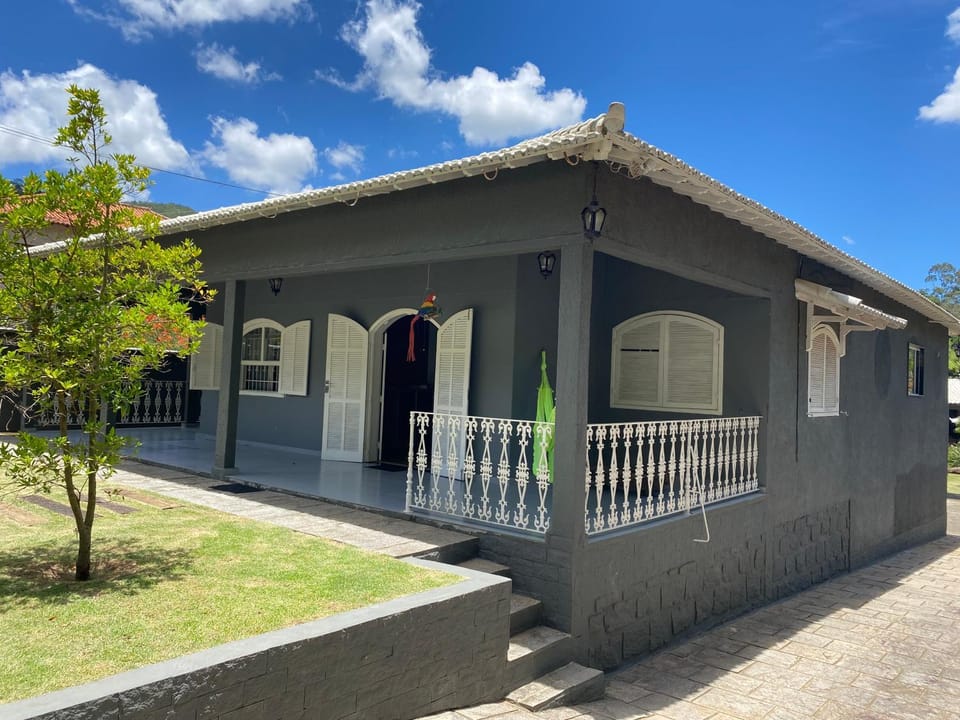 Casa Cinza - Luxo e Conforto em Miguel Pereira RJ! House in Miguel Pereira