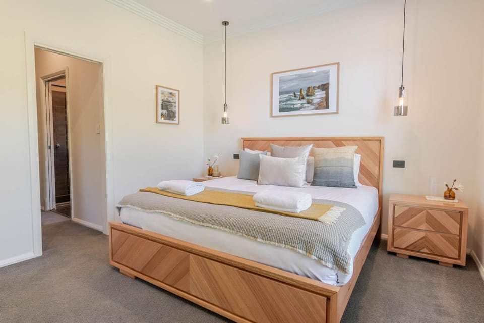 Gormly Grove Cottage - Modern Comfort Near CBD House in North Wagga Wagga