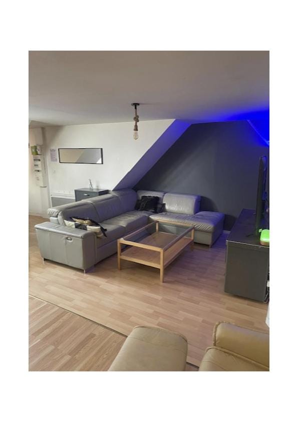 TV and multimedia, Living room, Seating area