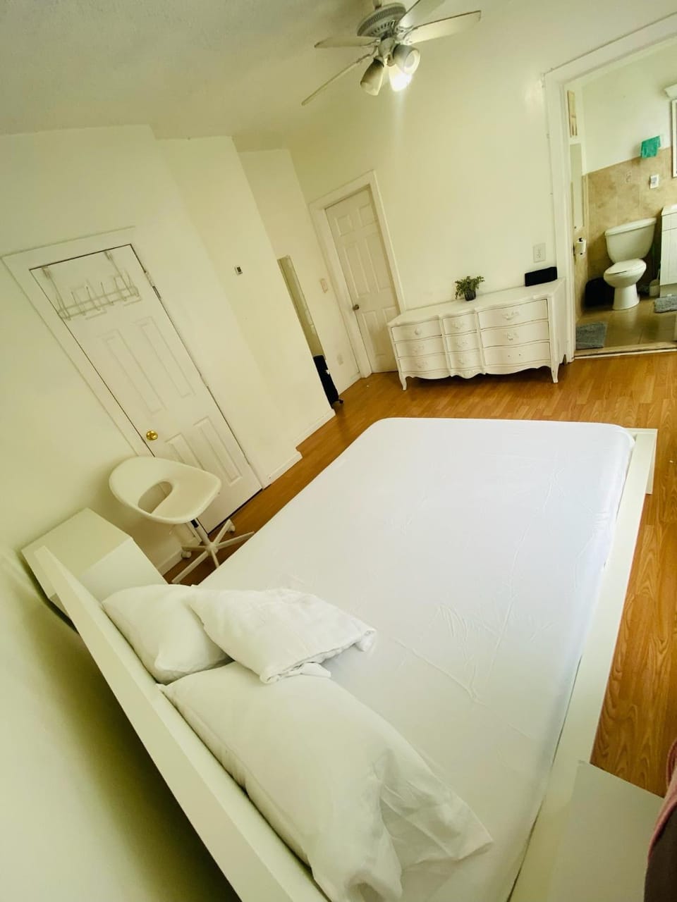 Spacious Private Room with Private Bath Vacation rental in Paterson