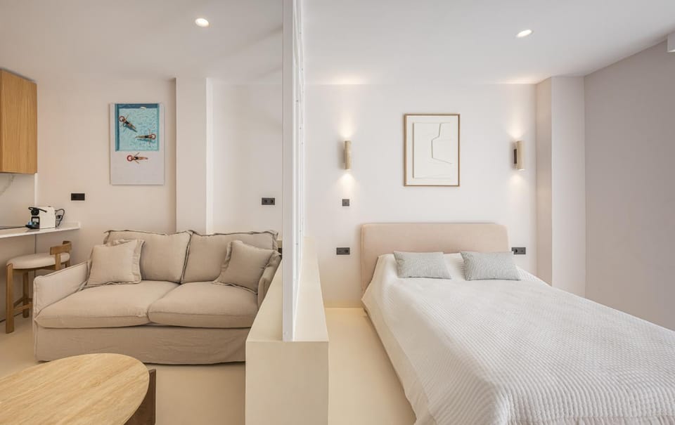Communal lounge/ TV room, Living room