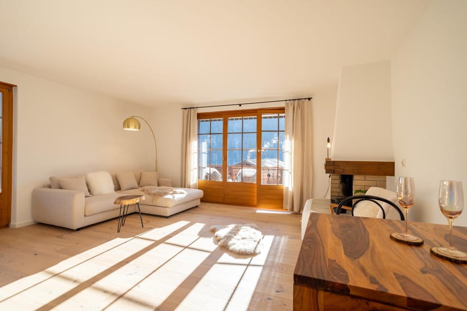 Living room, Photo of the whole room, Seating area