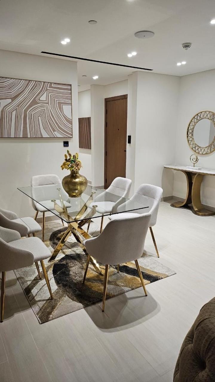 LAREDA BY VIBY Vacation Homes Rental Apartment in Dubai