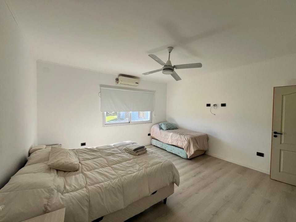 Bedroom, air conditioner