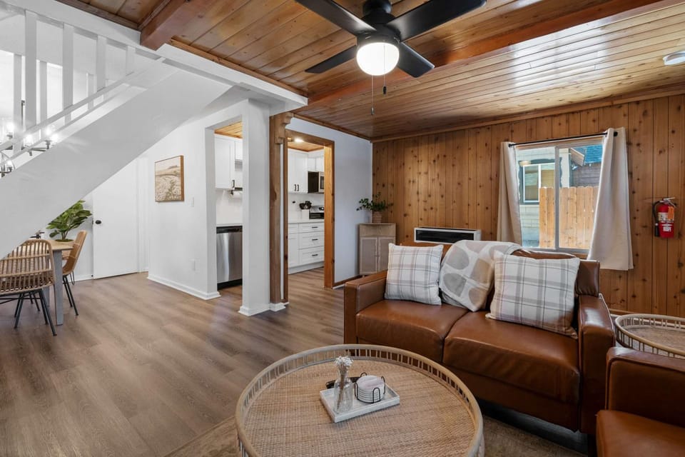Cougar Trail Getaway W Hot Tub House in Big Bear