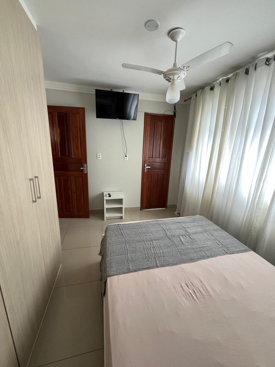 Photo of the whole room, wardrobe