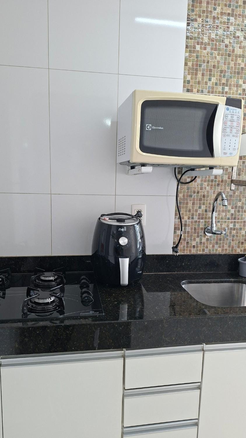 Coffee/tea facilities, Kitchen or kitchenette, microwave, stove