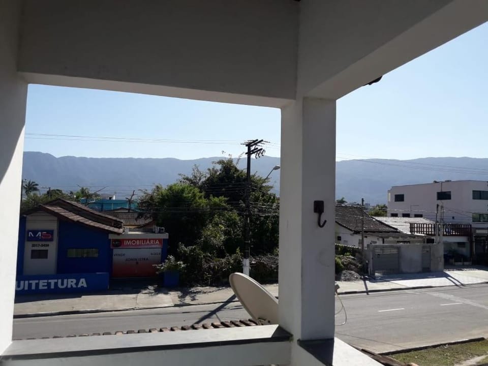 casa de praia grande e espaçosa House in Bertioga