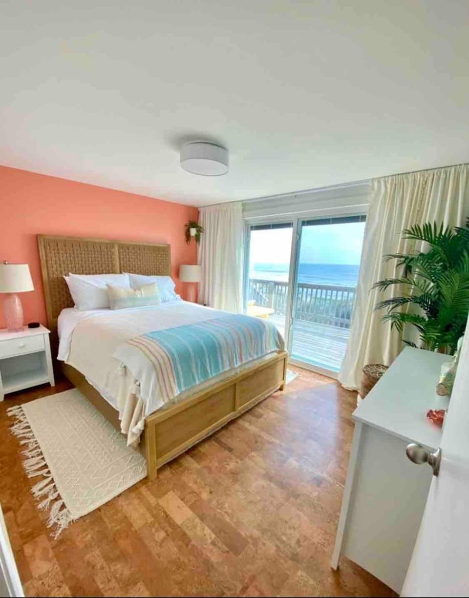 Bed, View (from property/room), Balcony/Terrace, Photo of the whole room, Bedroom