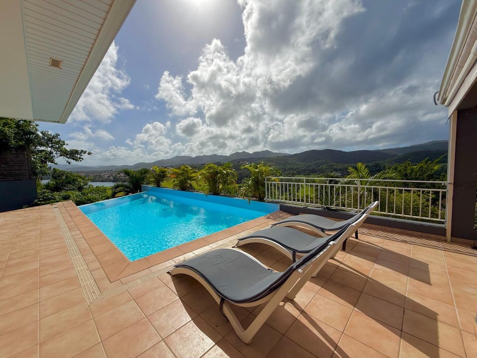 Villa Les hauts du Golf - Piscine & Vue mer Villa in Martinique