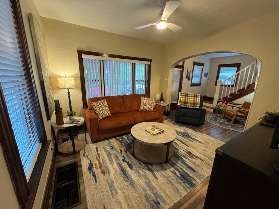 Living room, Seating area, fireplace