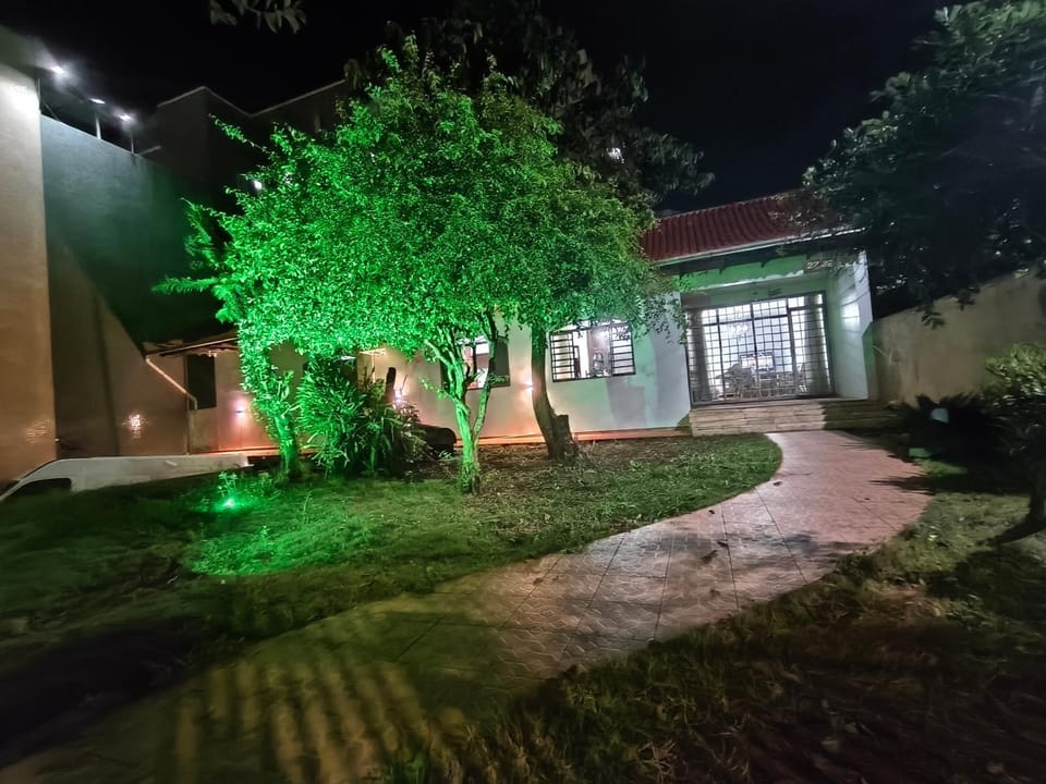 Conforto e privacidade no coração de Cascavel Villa in Cascavel